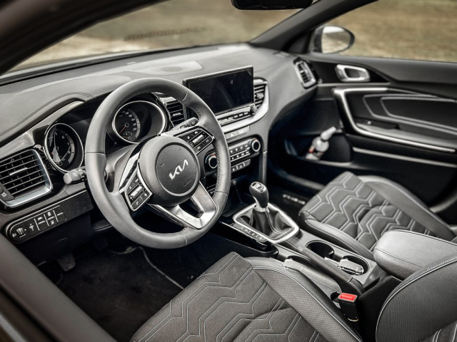 Kia Ceed SW 2024_Edice 30_interior (1)