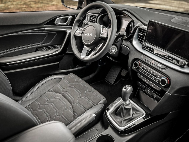 Kia Ceed SW 2024_Edice 30_interior (2)
